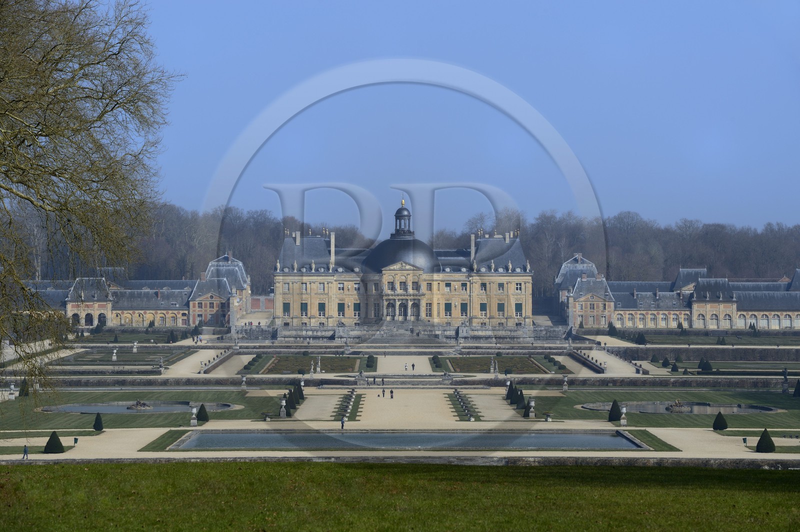 France, Seine-et-Marne (77), Maincy, le château de Vaux-le-Vicomte, façade sud du château et les jardins à la française dessinés par Le Nôtre