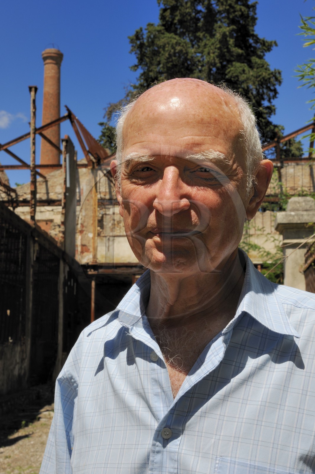 France, Hérault (34), Villeneuvette, ancienne manufacture royale, Gerard Maistre descendant des propriétaires de la manufacture de 1803 à 1954