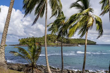 France, Guyane, Kourou, Iles du Salut, l'Ile du Diable vue depuis l'Ile Royale, la case a servi de bagne à Alfred Dreyfus du 13 avril 1895 au 9 juin 1899