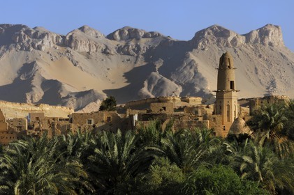 Egypte, Haute Egypte, désert libyque, oasis de Dakhla, vieux village de Al-Qasr, la mosquée de Nasr el-Din