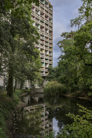 France, Loire-Atlantique (44), banlieue de Nantes, Rezé, la Maison Radieuse par l'architecte Le Corbusier, l'Unité d’Habitation de Nantes-Rezé est un immeuble de 294 appartements