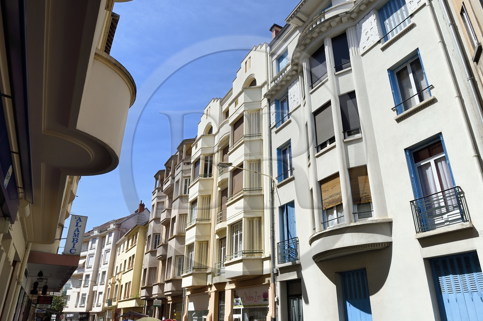 France, Allier (03), Vichy, immeubles de style Art Déco dans la rue Nicolas Larbaud