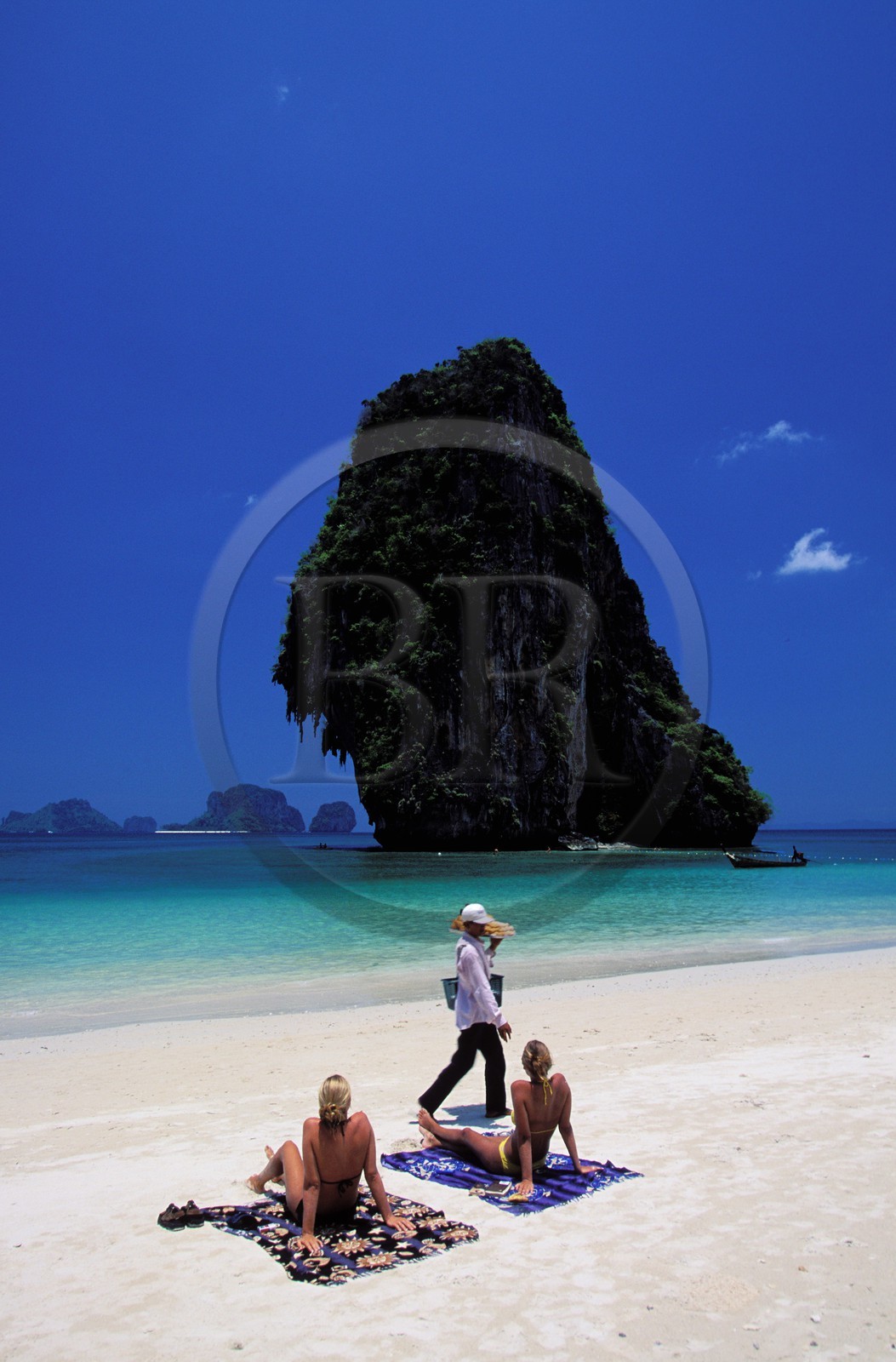 Thaïlande, province de Krabi, la plage Hat Tham Phra Nang