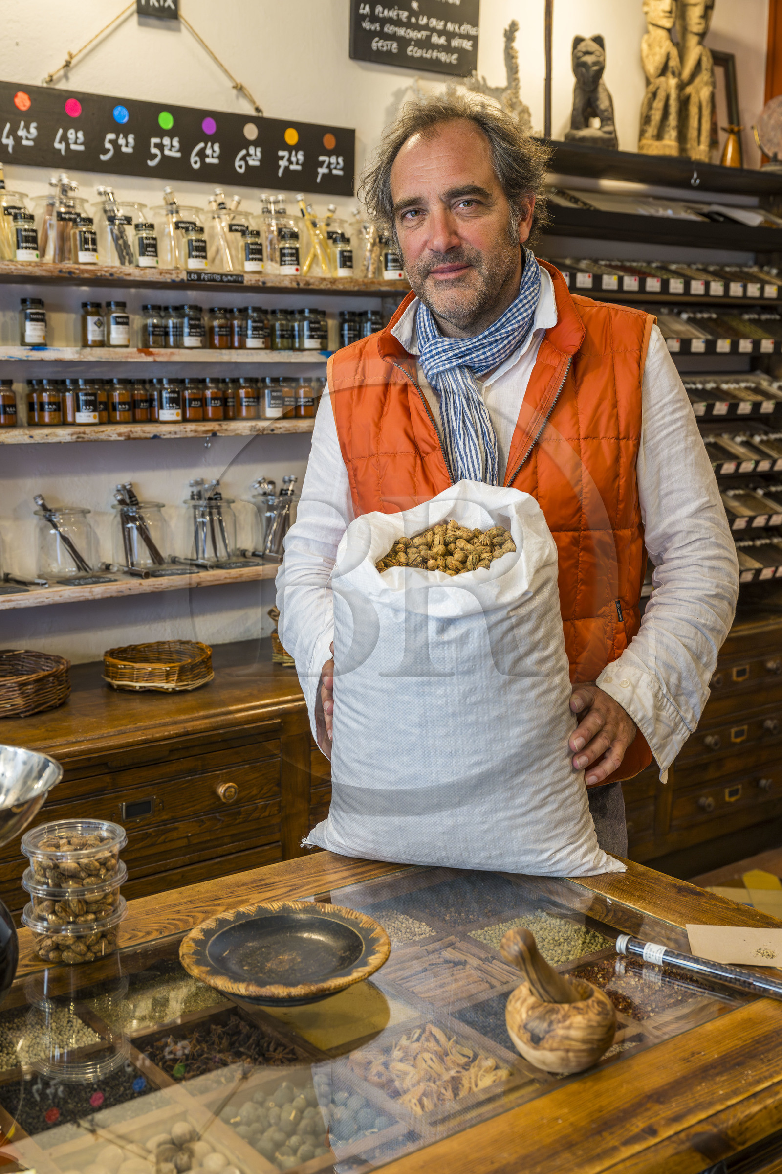 France, Côtes d'Armor (22), Paimpol, Christophe Lemaire du magasin d'épices La Cale Aux Epices rue des Huit Patriotes