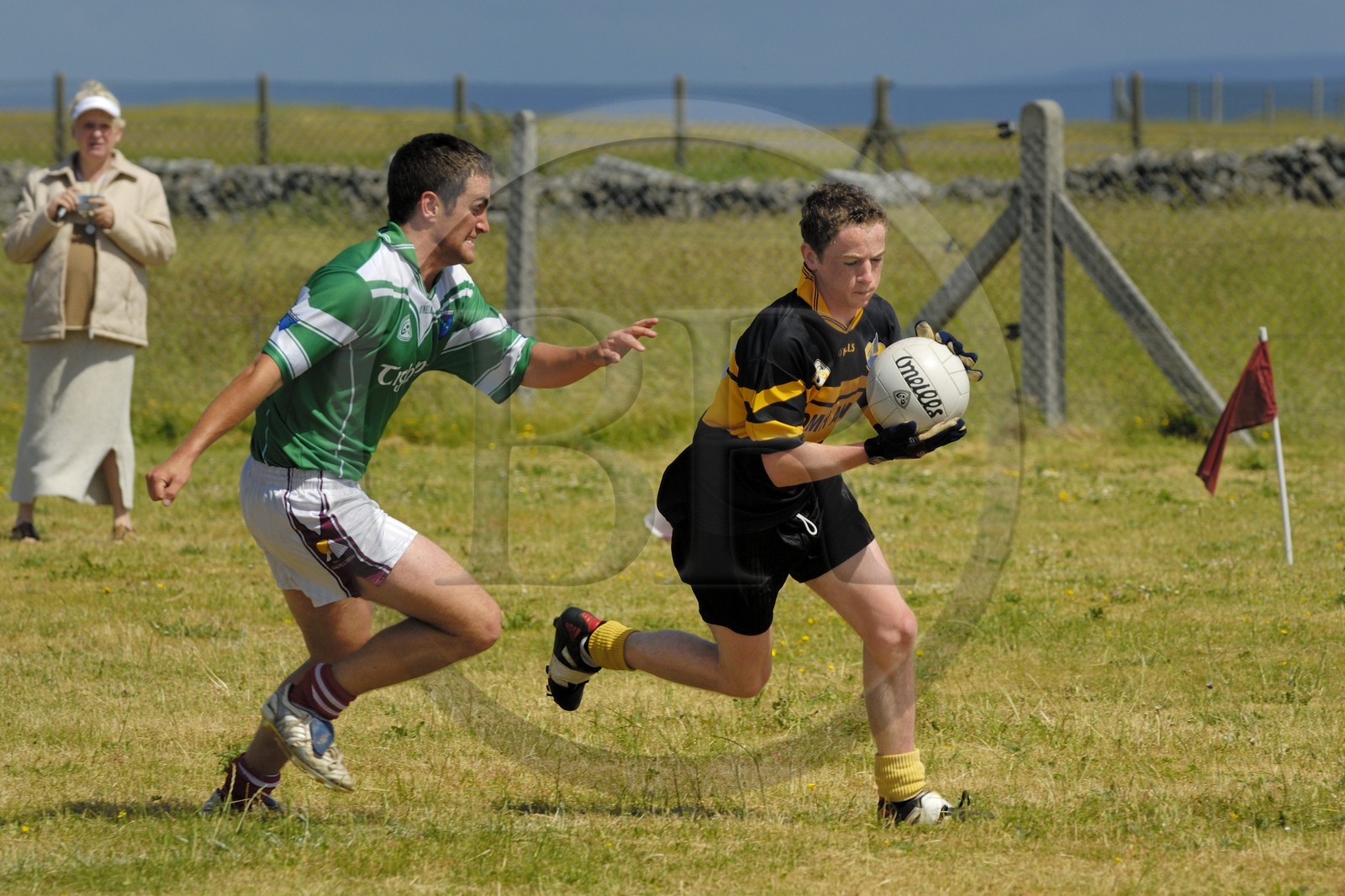Irlande, Comté de Galway, Aran Islands, Inishmore, match de football gaélique