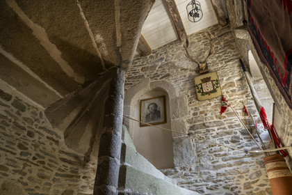 France, Finistère (29), Roscoff, maison d'armateur dite de la Porte Noire construite à la fin XVIème siècle par les frères James et appartenant aujourd'hui à Christian Kulig, tour renfermant un escalier en vis maçonné en pierre de taille de granite