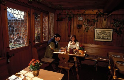 Suisse, région de Bern (Oberland Bernois), Restaurant ìle Grand Cerf à Rougemont