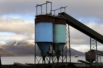 Norway, Svalbard (Spitzbergen), fjord in Longyearbyen, coal mining port