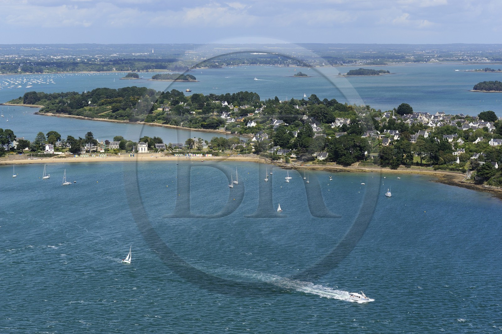 France, Morbihan (56), Golfe du Morbihan, Ile-aux-Moines, plage du Lério (vue aérienne)