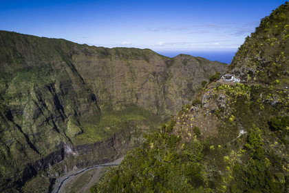 France, Ile de la Reunion, Parc National de la Réunion classé Patrimoine Mondial de l'UNESCO, La Possession, vers le village de Dos d'Ane, randonnée de la Roche Bouteille par le sentier Cap Noir, la Rivière des Galets et le kiosque de Cap Noir (vue aérienne)