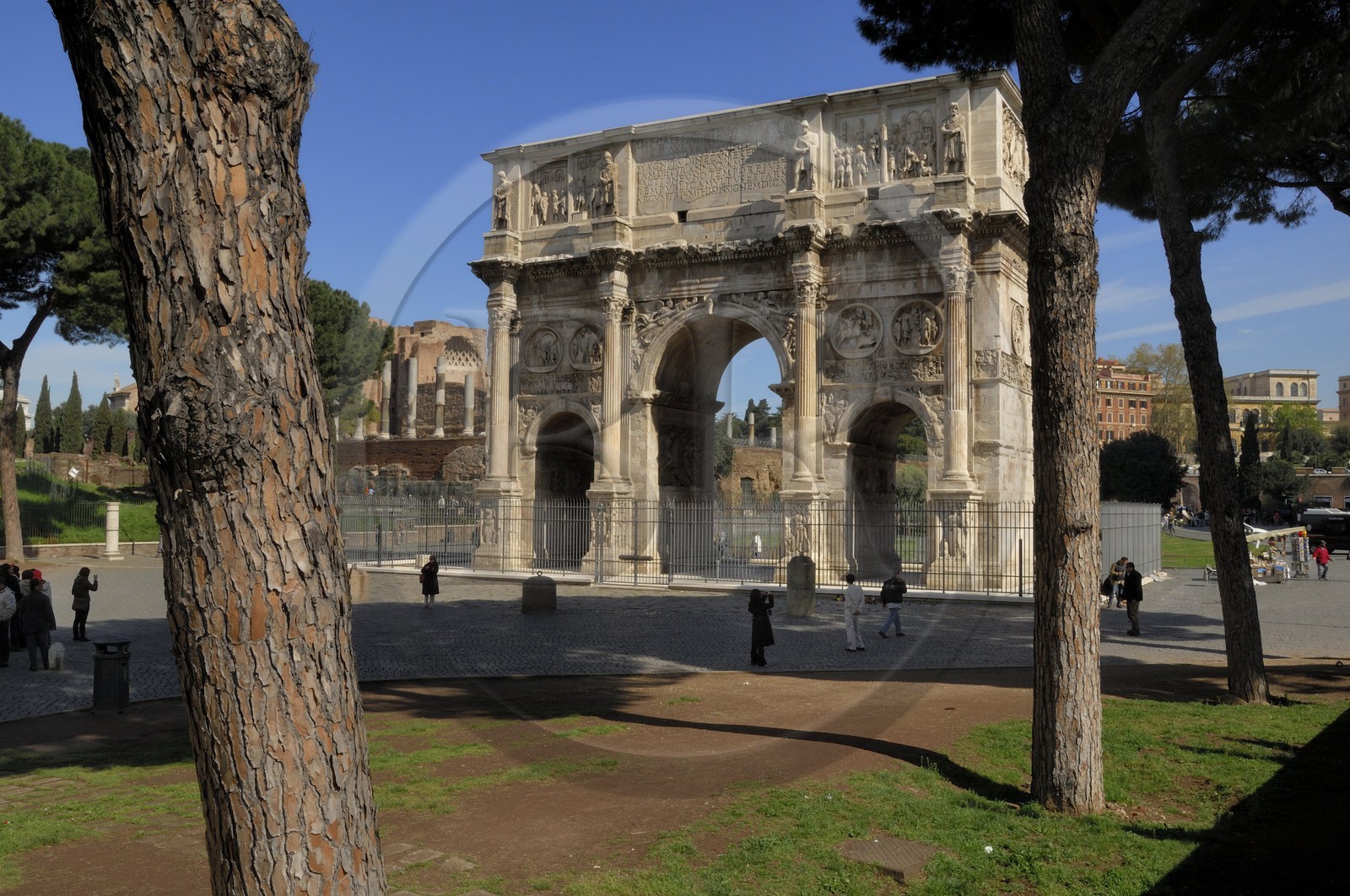Italie, Latium, Rome, centre historique classé Patrimoine Mondial de l'UNESCO, le forum Romain, Arc de Constantin (Arco di Costantino)