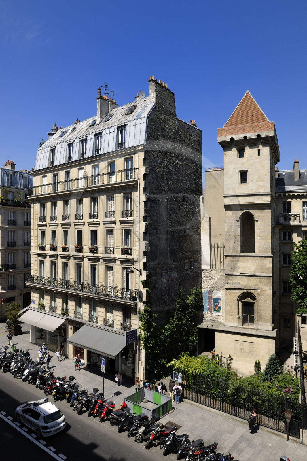 France, Paris (75), La tour (de) Jean-sans-Peur édifiée au 15ème siècle, dernier vestige de l'hôtel des ducs de Bourgogne rue Étienne-Marcel, construite sur l'enceinte Philippe-Auguste