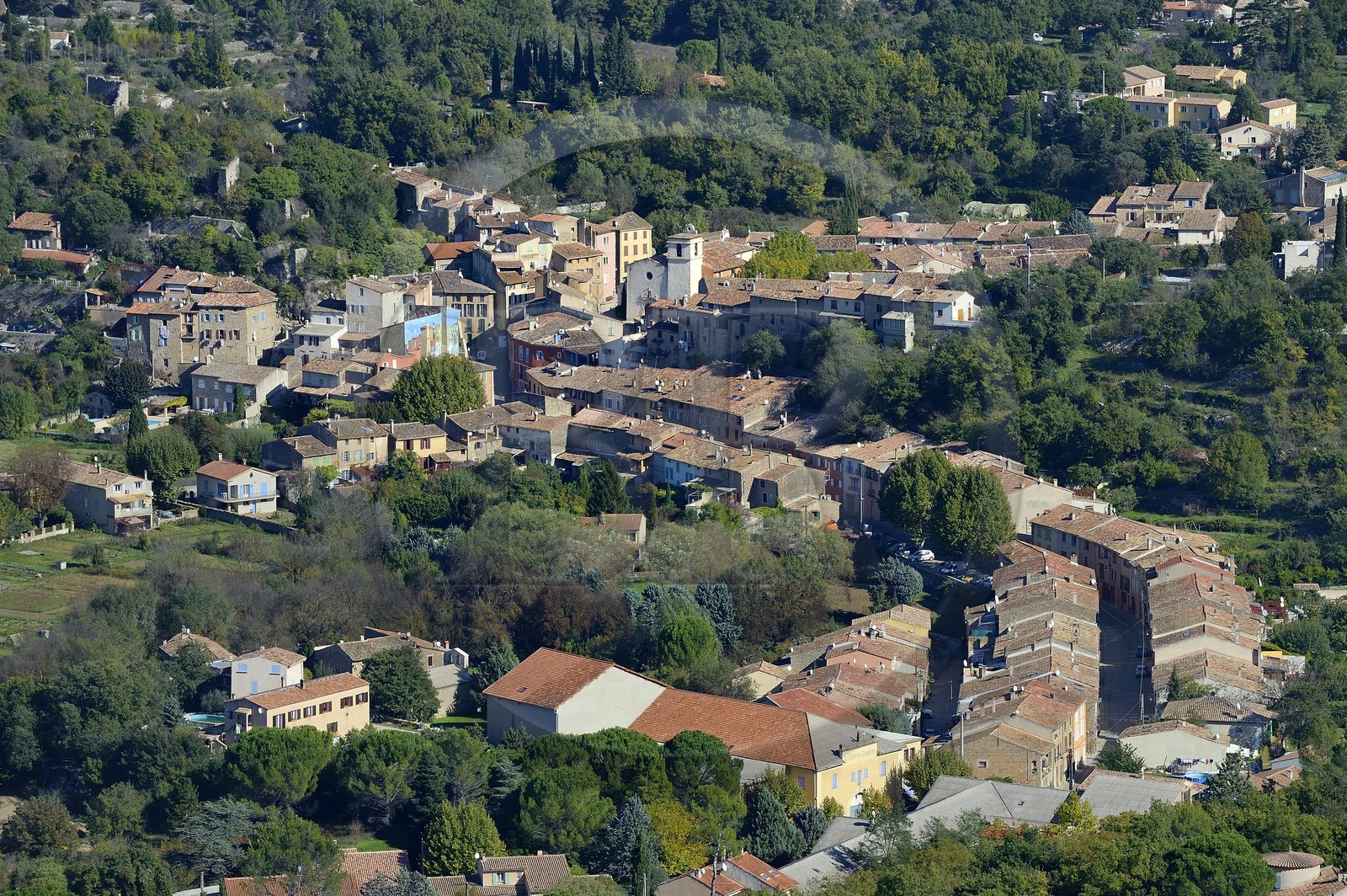France, Var (83), Provence Verte, le village de Bras vers Saint-Maximin-la-Sainte-Baume (vue aérienne) France, Var (83), Provence Verte, le village de Bras vers Saint-Maximin-la-Sainte-Baume (vue aérienne)