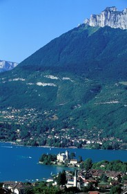 France, Haute Savoie, village and castle of Duingt on Annecy lake