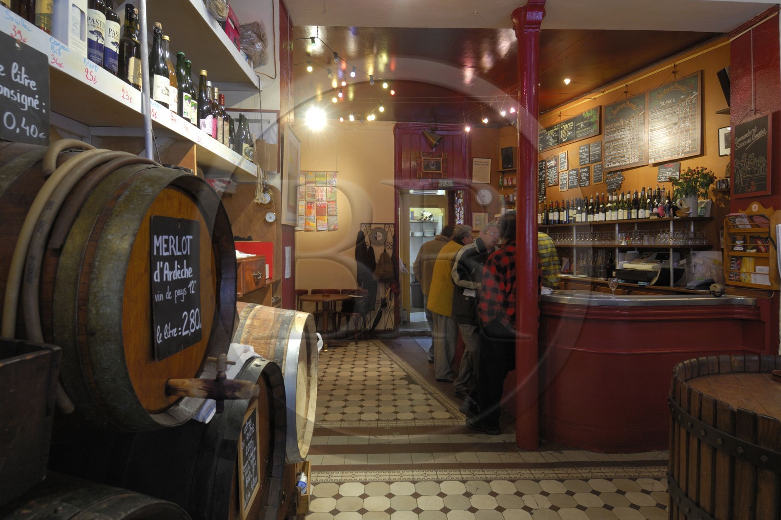 France, Paris (75), bar à vin le Baron Rouge rue Théophile Roussel