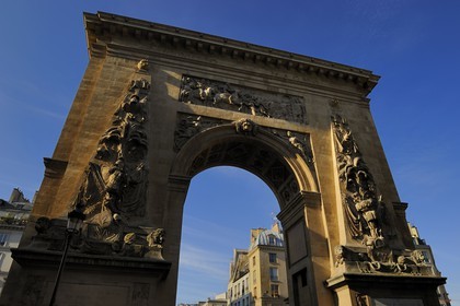 France, Paris (75), la porte Saint-Denis, commanditée par Louis XIV, boulevard Bonne nouvelle
