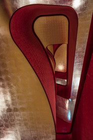 Suisse, Bâle, la salle de concert Stadtcasino Basel restructuré par les architectes Herzog et de Meuron, l'escalier principal