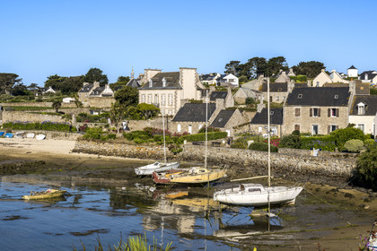 France, Finistère (29), Iles du Ponant, Ile de Batz, Porz an Eog, ancien port des goélettes et maisons d'armateurs dans le Bourg