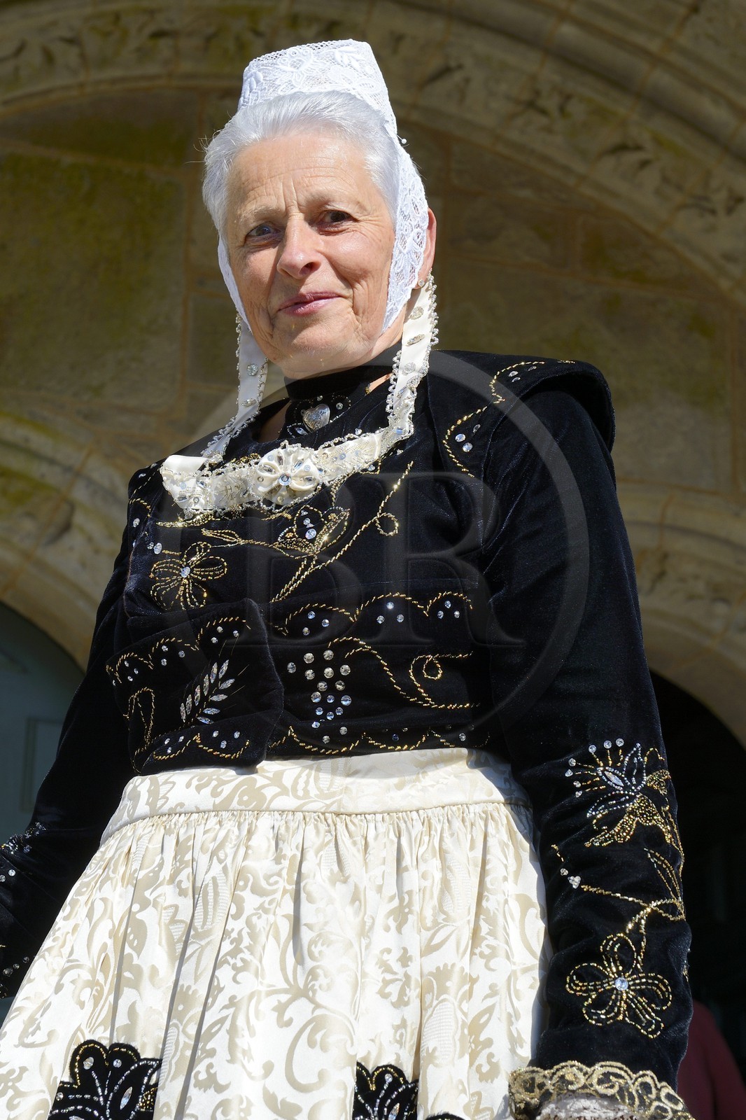 France, Finistère (29), Locronan, procession de la petite Troménie, costume traditionnel breton, Annie Louboutin