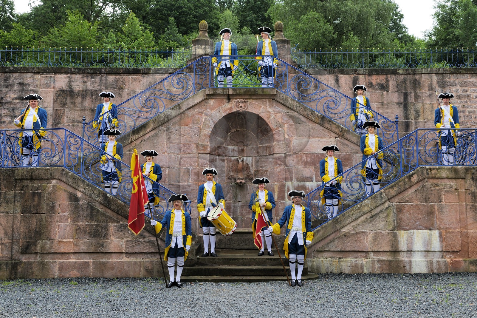 France, Vosges (88), Senones, capitale de l’ex-Principauté de Salm-Salm rattachée à la France en 1793, la relève de la Garde et l'escalier d'honneur