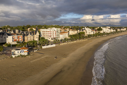 France, Charente-Maritime, Royan, seafront and Grande-Conche beach with the small building (in orange) La Perrinière from the 1950s designed by the architects M. Barnier and J. Daugrois (aerial view)