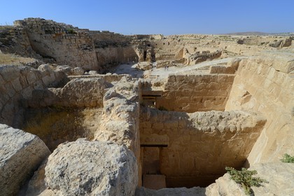 Israel, Cisjordanie, l'Hérodion, colline artificiellement exhaussée qui abrite les ruines d'un palais fortifié construit par le roi Hérode Ier le Grand (site classé Parc National), l'intérieur du cratère