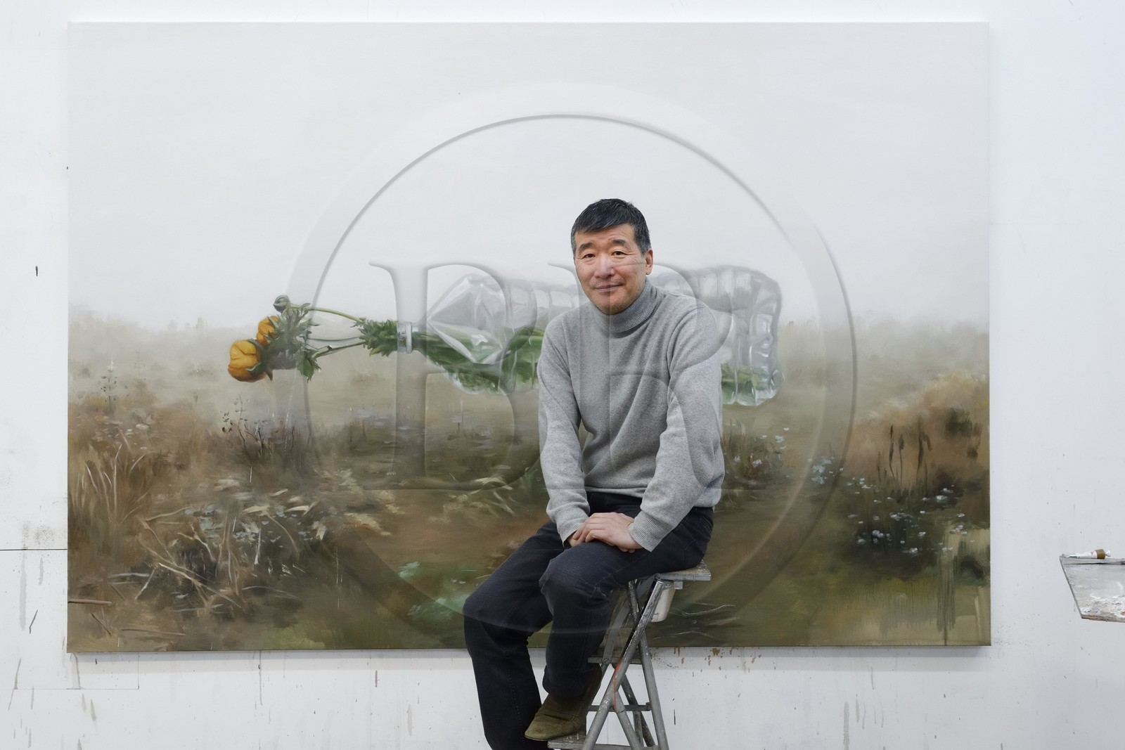 France, l'artiste peintre de Xiaofan Ru dans son atelier des Lilas près de Paris