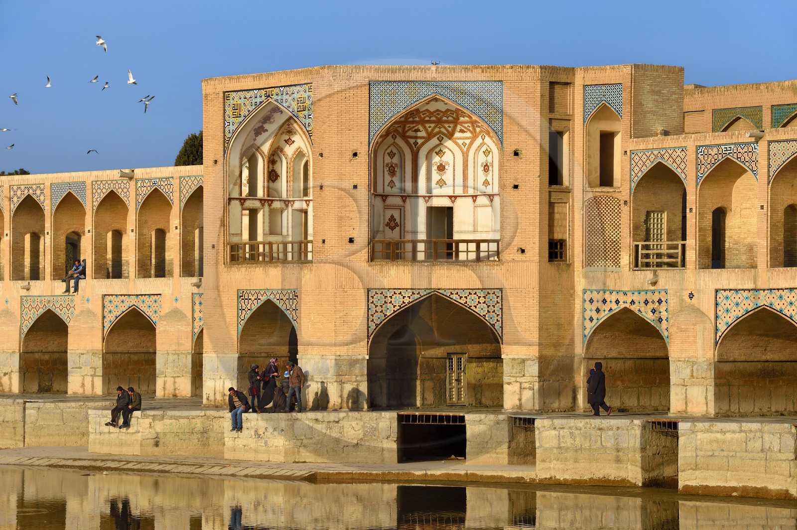 Iran, province d'Ispahan, Ispahan, Pont Khaju sur la rivière Zayandeh