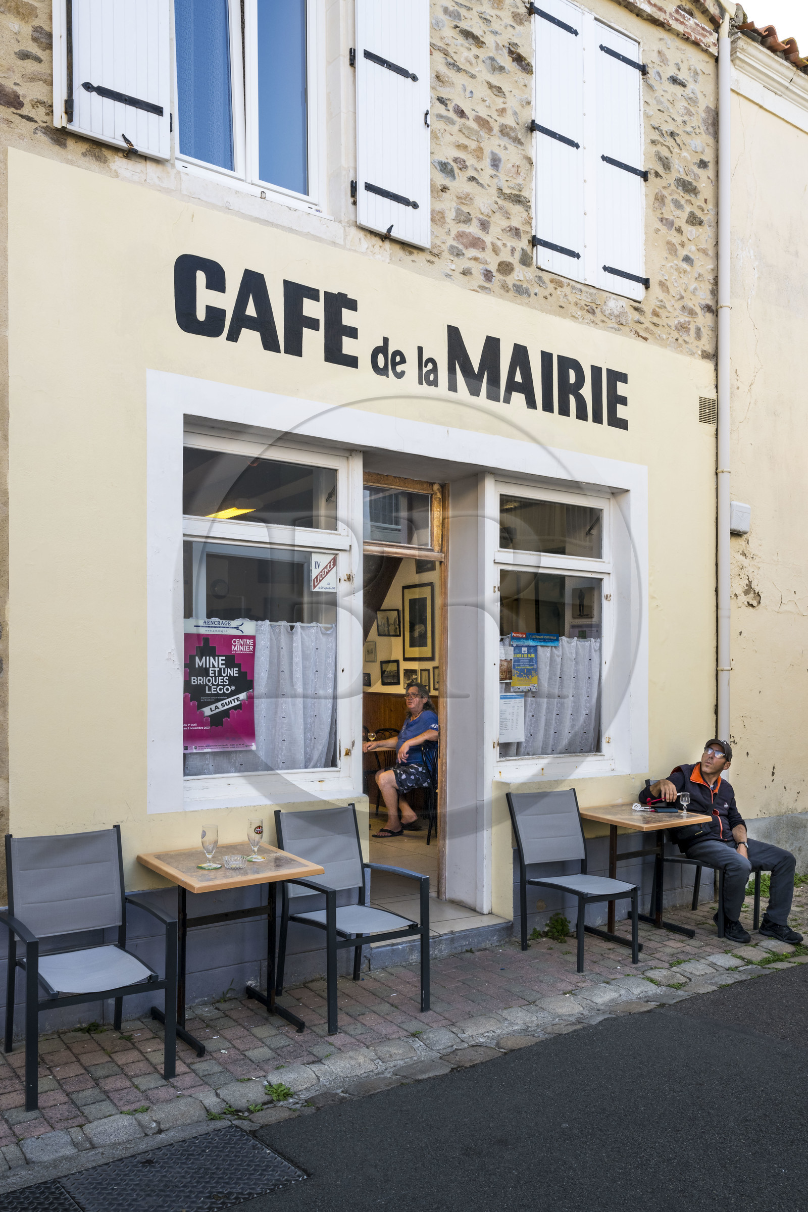 France, Vendée (85), Les-Sables-d'Olonne, quartier de La Chaume, le café de la mairie