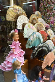 Espagne, Andalousie, Séville, boutique d'éventails calle Hernando Colon