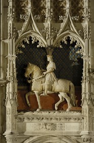 France, Loir-et-Cher (41), vallée de la Loire classée au Patrimoine Mondial de l'UNESCO, château de Blois, façade de l'aile Louis XII, statue équestre du Roi Louis XII