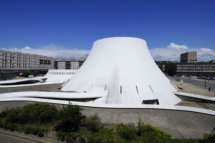 France, Seine-Maritime (76), Le Havre, Centre-ville reconstruit du Havre par Auguste Perret classé Patrimoine Mondial de l'UNESCO, le Volcan réalisé par Oscar Niemeyer et première maison de la culture crée en France