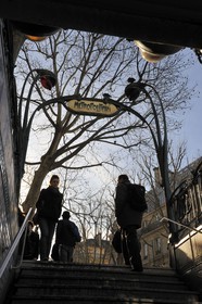 France, Paris (75), place Saint-Michel, station de métro de style Art Nouveau d'Hector Guimard