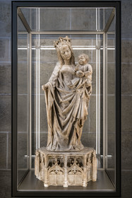 France, Saone et Loire, Autun, Saint Lazarus Cathedral, Virgin and Child attributed to Jean de la Huerta, 15th century, alabaster
