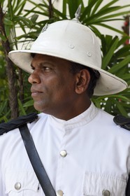 Sri Lanka, province de l'ouest, district de Colombo, Colombo, Portier au Mount Lavinia Hotel