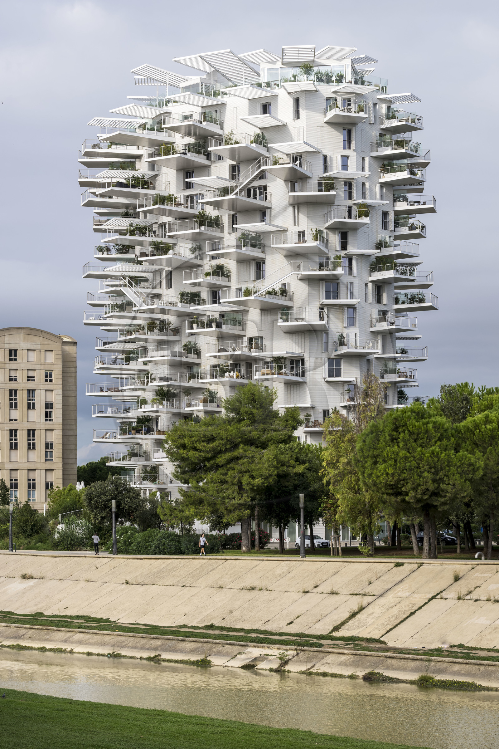 France, Hérault (34), Montpellier, quartier Richter, les rives du Lez, l'immeuble L'Arbre Blanc, réalisé par l'architecte japonais Sou Foujimoto avec les architectes français Nicolas Laisné et Manal Rachdi