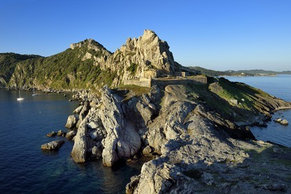 France, Var (83), Iles d'Hyères, parc national de Port Cros, Ile de Porquerolles, la batterie des Mèdes au cap des Mèdes