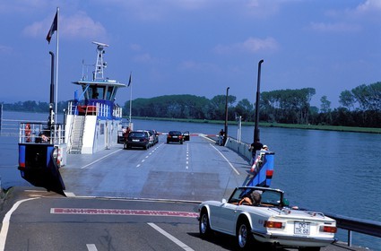 France, Bas Rhin, Rhine, unique ferry crossing between France and Germany in Rhinau