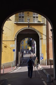 France, Alpes-Maritimes (06), Nice, vieille ville, passages dans la rue Jouan Nicolas dans le quartier Babazouk