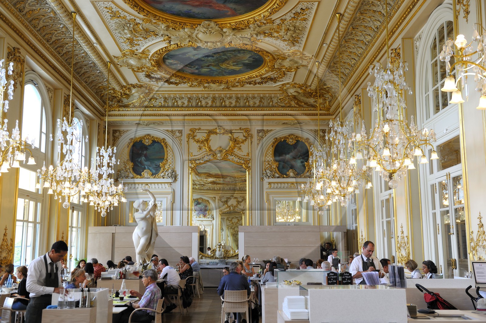 France, Paris (75), restaurant du musée National d'Orsay, aménagé dans l'ancienne Gare d'Orsay (1898)