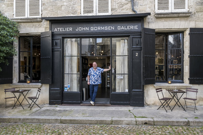 France, Vaucluse, Avignon, shop Atelier John Gormsen Gallery