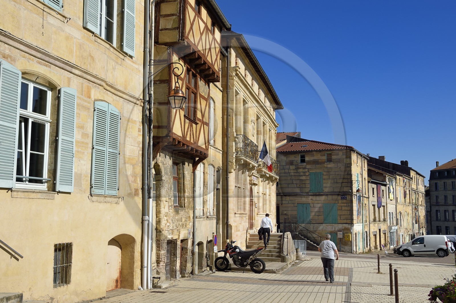 France, Meuse (55), Bar-le-Duc, la ville Haute, la place Saint-Pierre, l'ancien hôtel particulier de Florainville du XVIe siècle est occupé aujourd'hui par le Palais de Justice