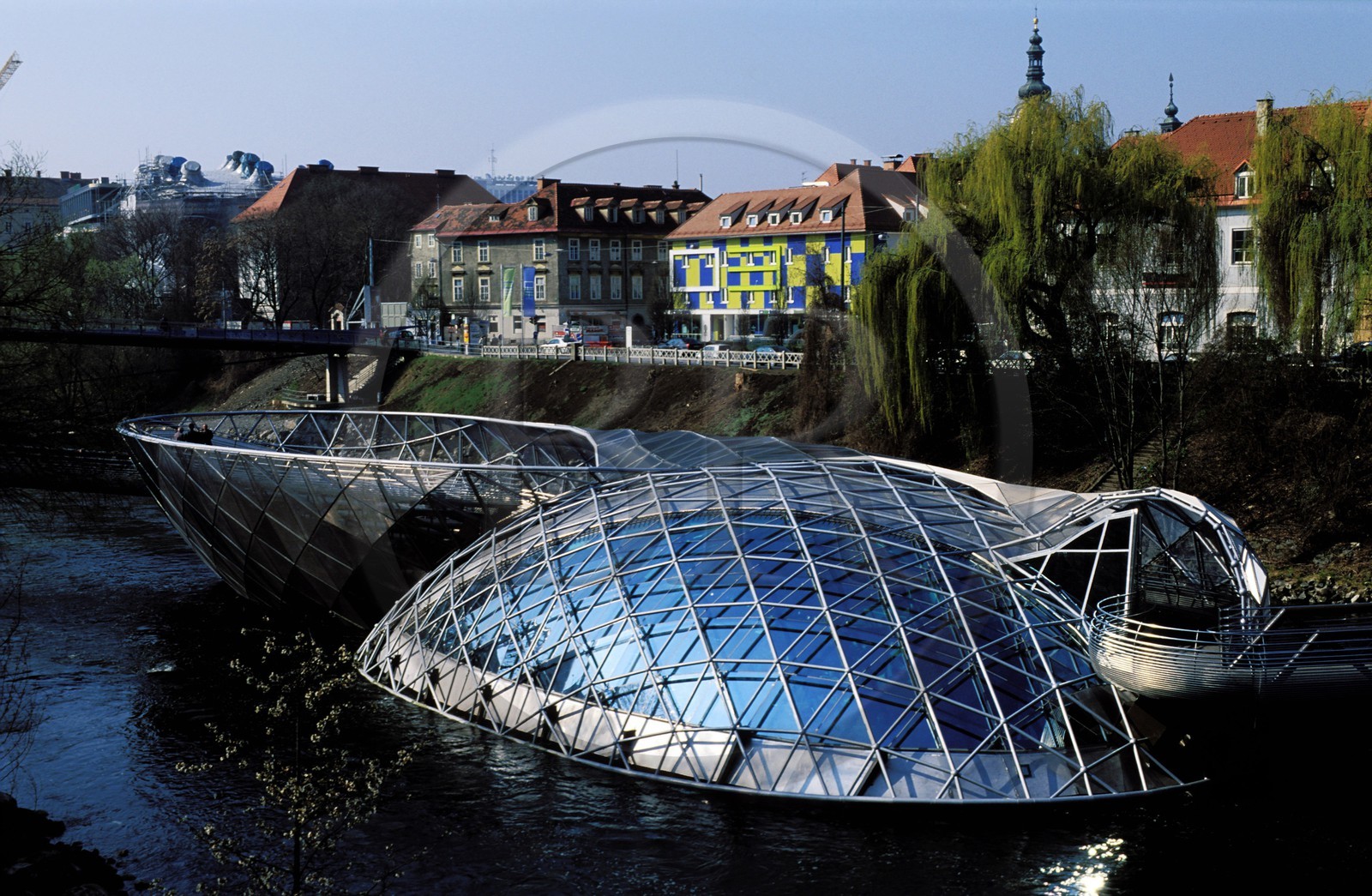 Autriche, Styrie, Graz, l'île flottante sur la rivière Mur, Café et espace culturel créés par l' architecte Vito Acconci