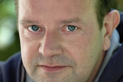 France, le sculpteur Axel Cassel