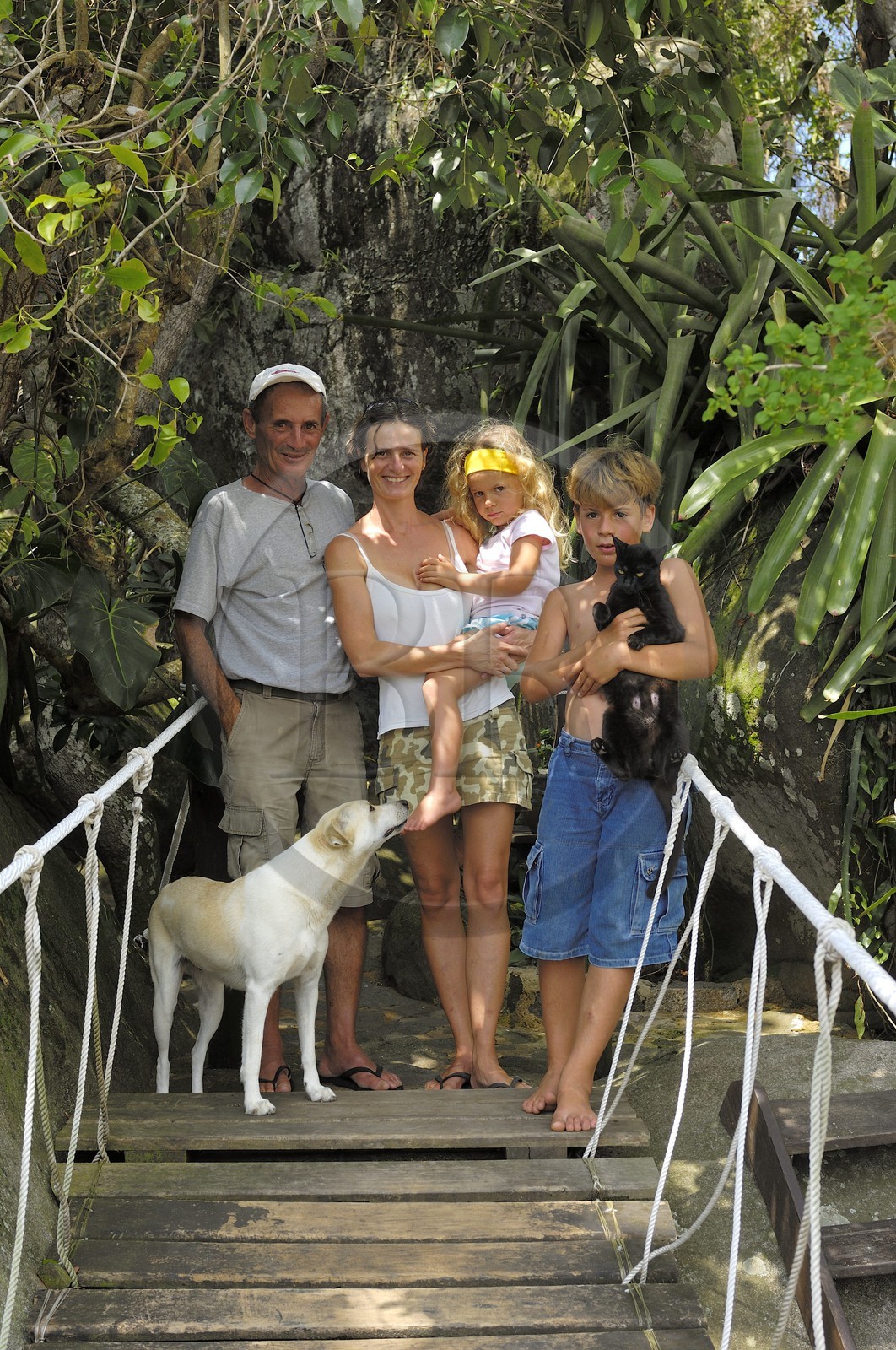 Brésil, Etat de Rio de Janeiro, Paraty, Ile Catimbau, la famille de Maria Irène Campers qui vit sur l'Ile Catimbau