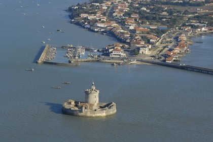 France, Charente-Maritime (17), bassin de Marennes-Oléron, Bourcefranc-le-Chapus, Fort Louvois ou Fort du Chapus (vue aérienne)