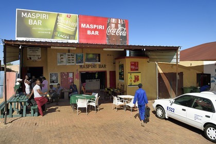 Namibie, région de Khomas, Windhoek, township de Katutura, bar sur Eveline street surnommée le Las Vegas de Katutura