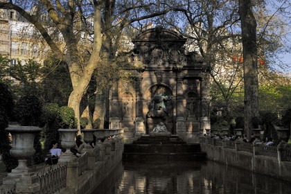 France, Paris (75), jardin du Luxembourg, bassin et fontaine Médicis