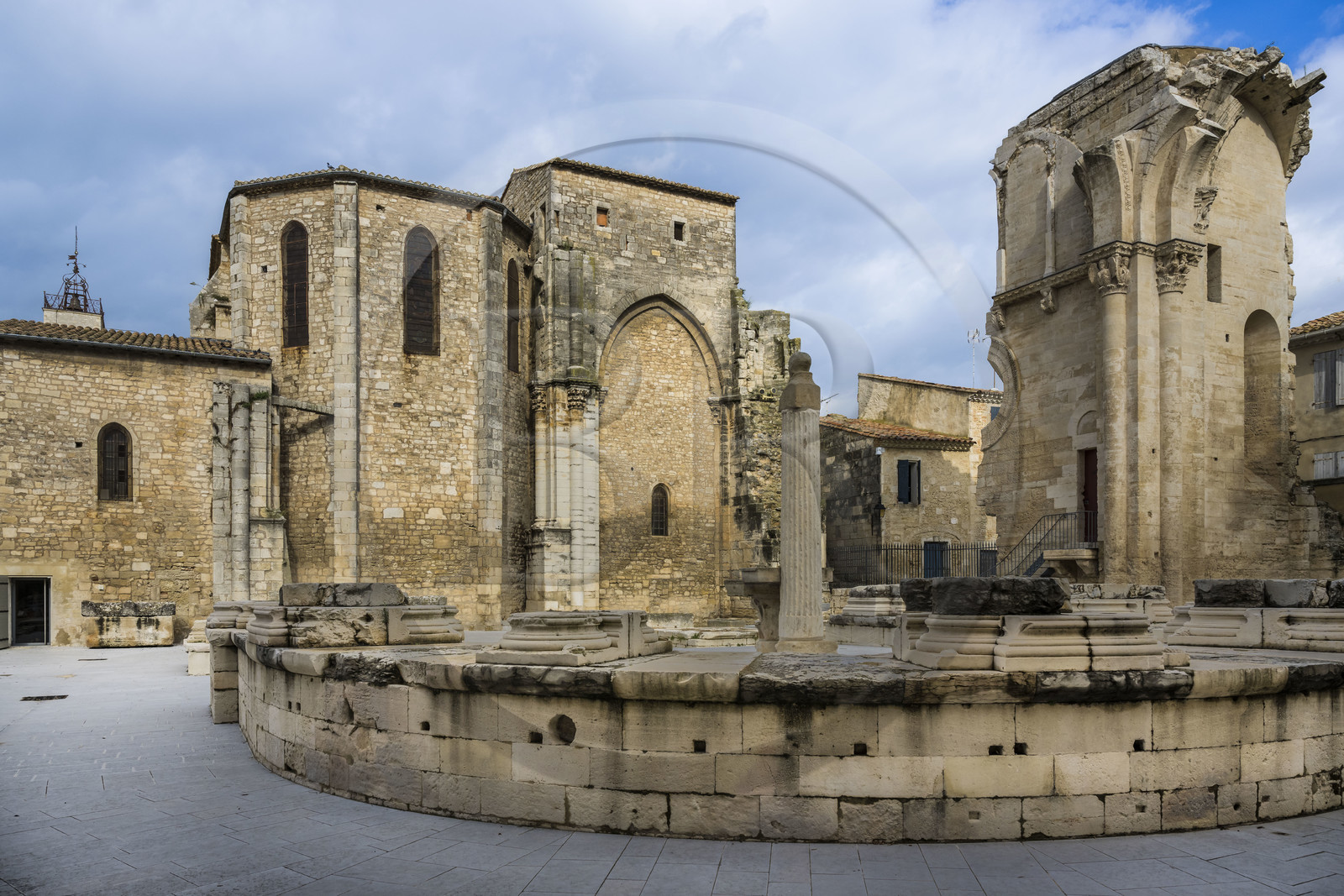 France, Gard (30), Saint-Gilles du Gard, église abbatiale de Saint-Gilles du XIIème-XIIIème siècle, classée Patrimoine Mondial de l'UNESCO au titre des chemins de Saint-Jacques de Compostelle en France, ruines de l'ancien choeur de l'église
