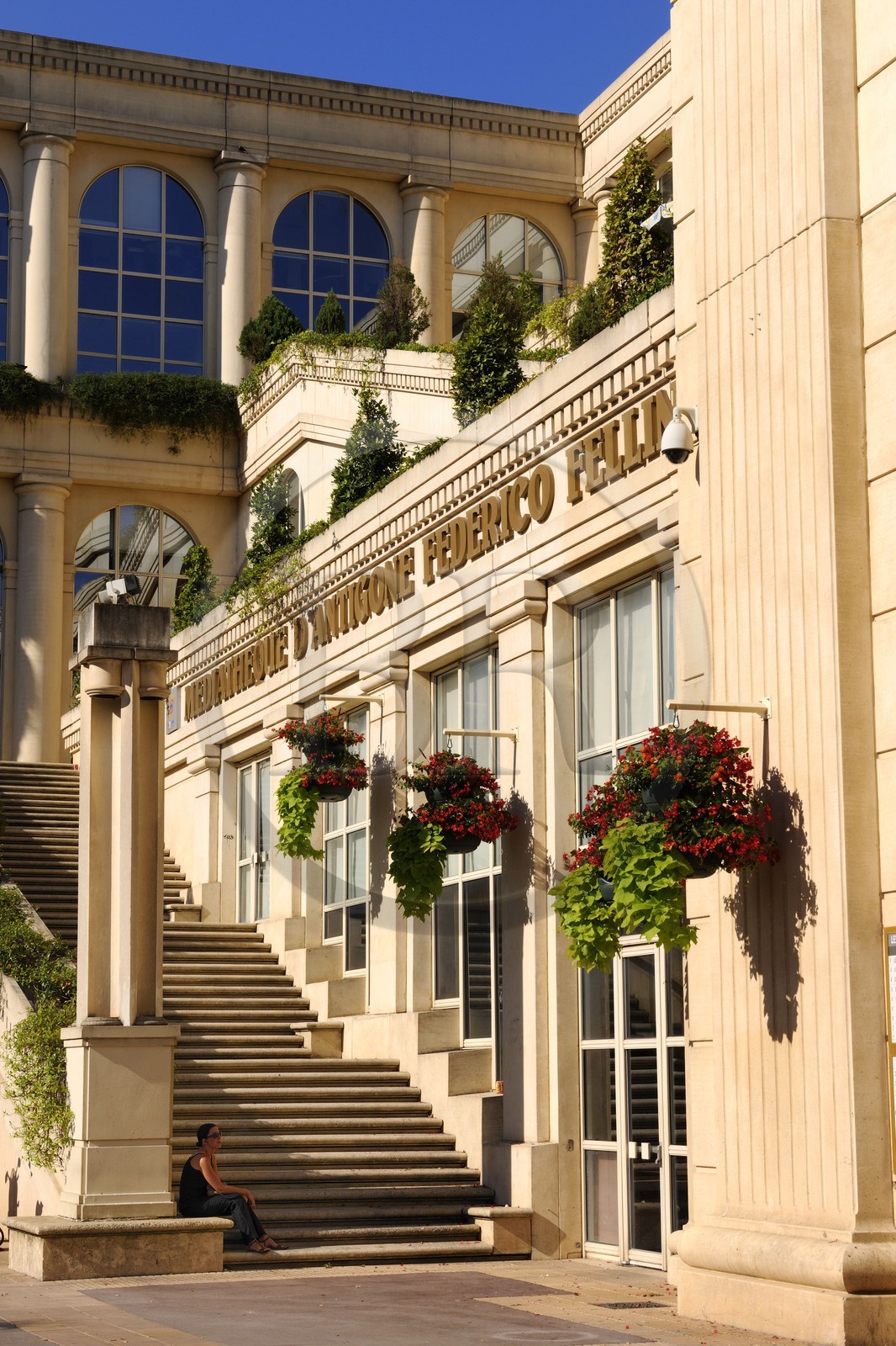 France, Hérault (34), Montpellier, quartier Antigone de l'architecte Ricardo Bofill, les Echelles de la Ville abritent la médiathèque Federico Fellini